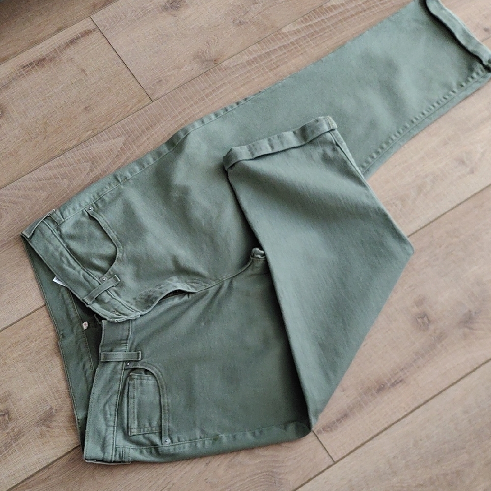 Women's Size 31 Levi's Boyfriend Jeans In Light Army Green